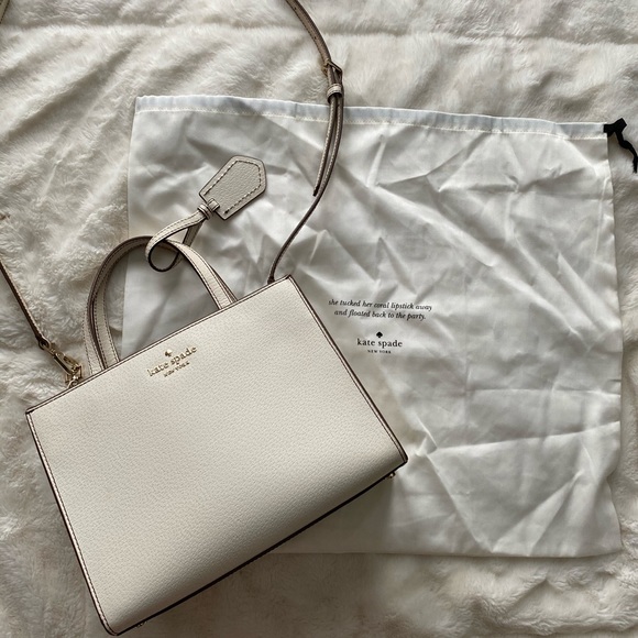 kate spade Handbags - Kate spade crossbody hand bag